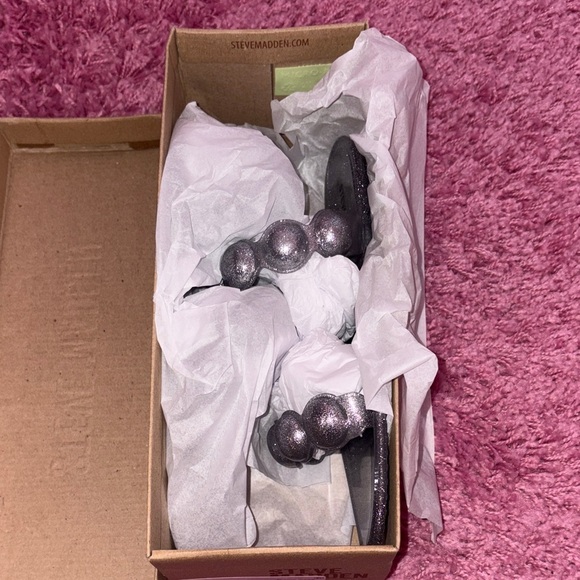 Steve Madden Zaza Bubble Jelly Sandals - Picture 2 of 5